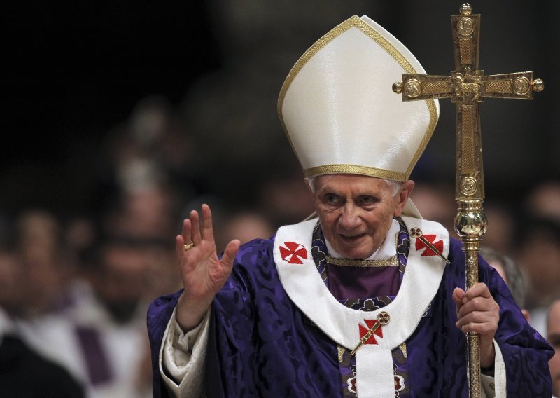 Papa je pokleknuo pred makijavelizmom u Crkvi