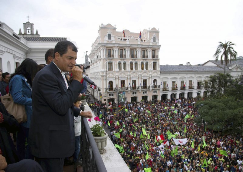 Correa potukao bankara na predsjedničkim izborima