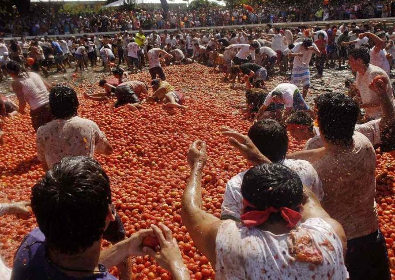 Sedam tisuća ljudi gađalo se rajčicama