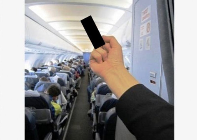 Stjuardesa dobila otkaz zbog 'srednjaka' na Twitteru