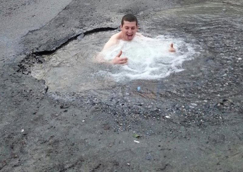 Okupao se u najvećoj rupi na cesti u Irskoj