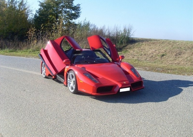 Možete li vjerovati da ovo nije pravi Ferrari Enzo?
