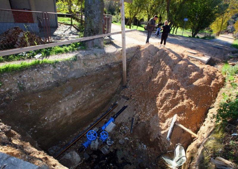 Prijavljen jer nije označio kobnu rupu na cesti