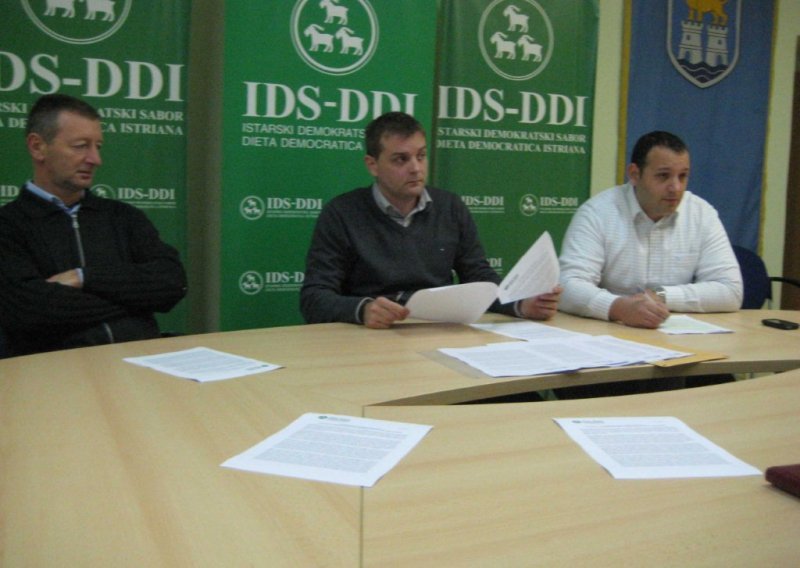 IDS-ovci otvorili paljbu na SDP