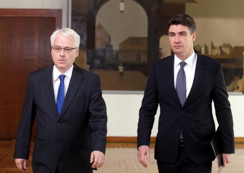 Josipović: Vladu trese ozbiljna kriza