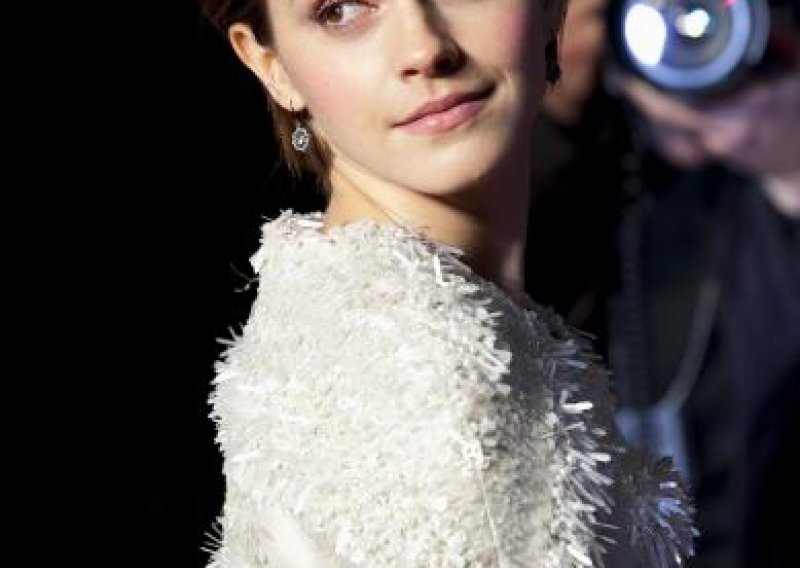 Ludo zaljubljena Emma Watson ne skida ruke s novog dečka
