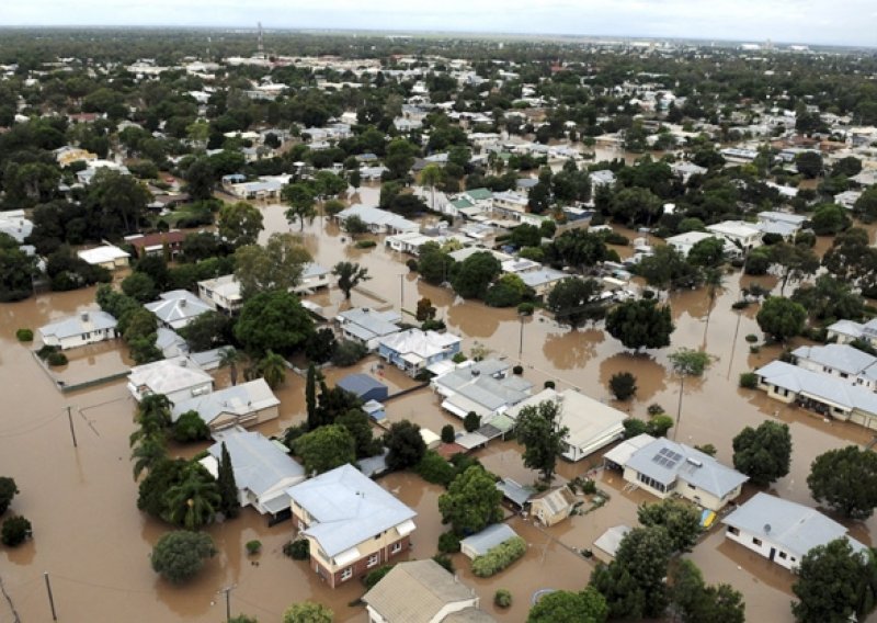 U Australiji jedan mrtav i tisuće stradalih u poplavi