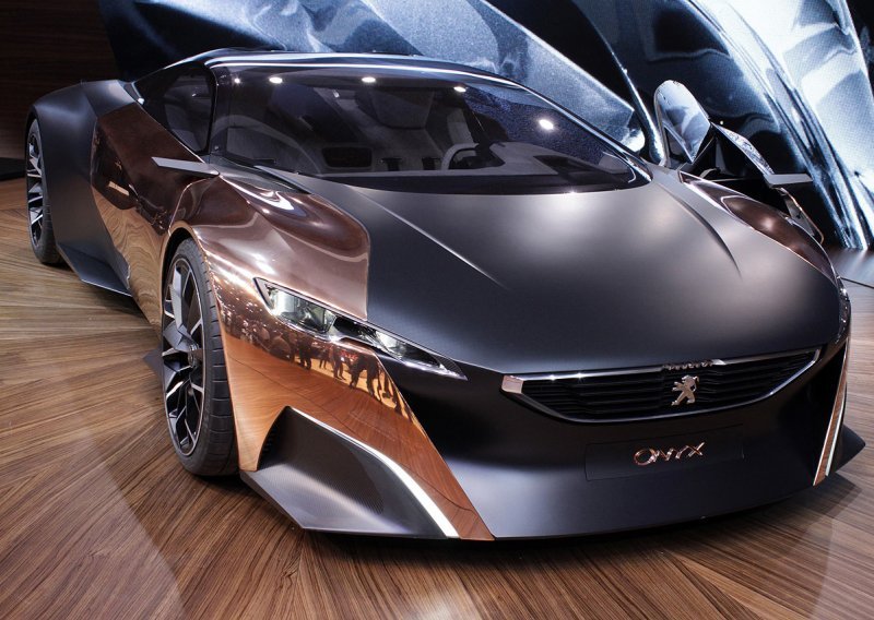 Peugeotov bakreni superautomobil je zvijezda pariškog salona
