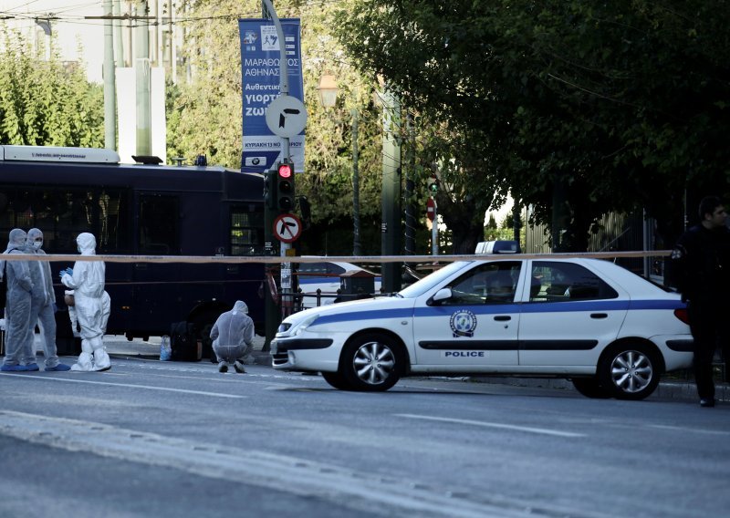 U Ateni bačena granata ispred francuskog veleposlanstva