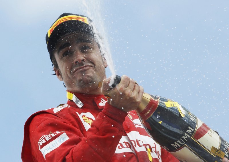 Alonso trećom pobjedom u sezoni povećao vodstvo
