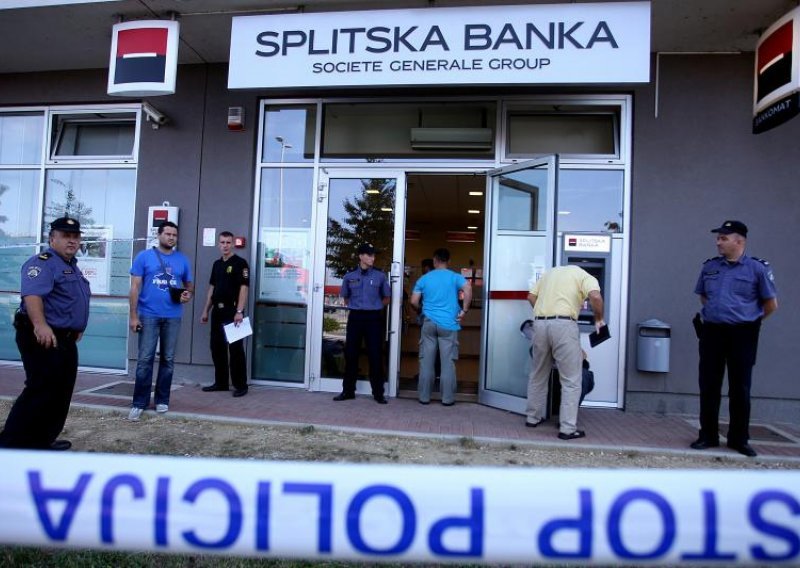 Pljačkaš ispraznio poslovnicu Splitske banke u Dubravi