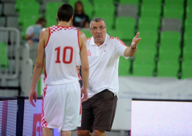 Ljutiti Repeša isključen u 13. minuti, NBA Bogdanović!