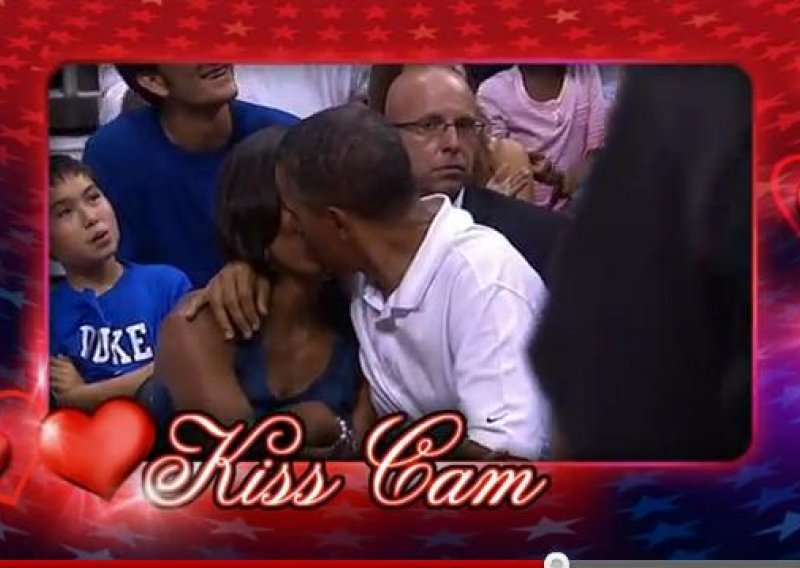 Obamin poljubac 'ukrao šou' LeBronu i društvu