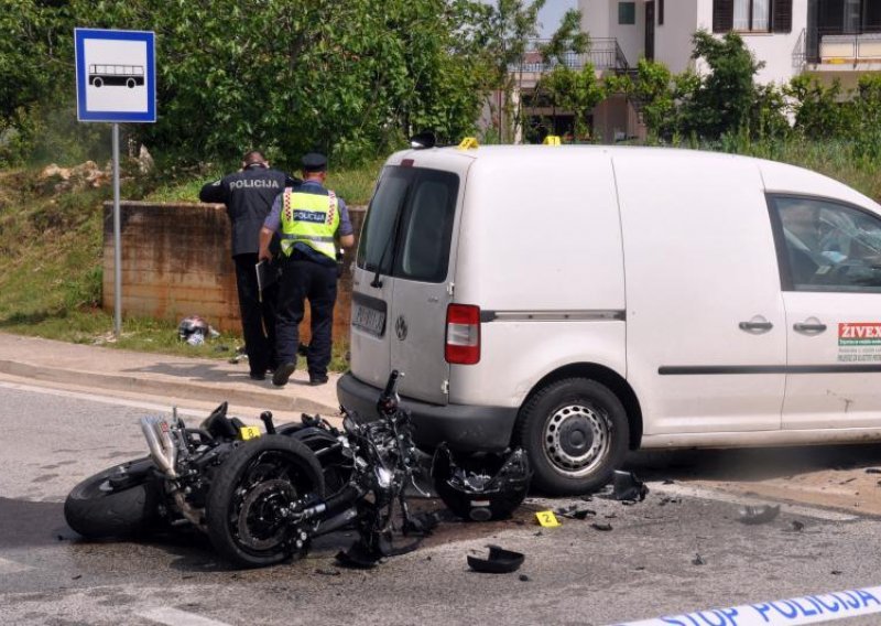 U dva sata poginula dva motociklista