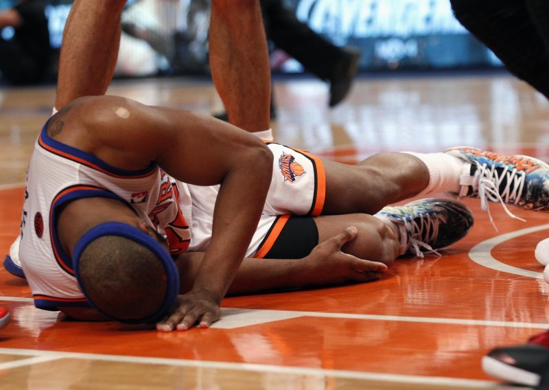 Novi šok za Knickse: Davis godinu dana van parketa