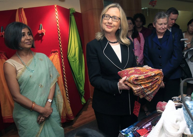 Clinton traži od Indije da bojkotira iransku naftu