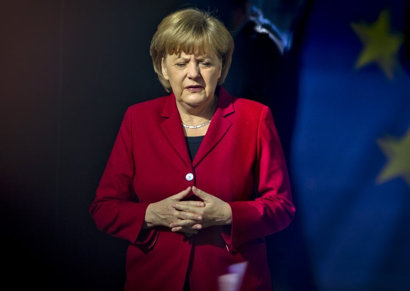 Europa tone, samo još Merkel vjeruje u štednju!