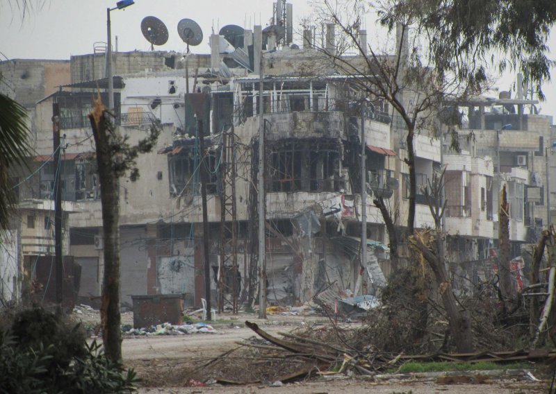 Najmanje 18 žrtava u bombardiranju Homsa