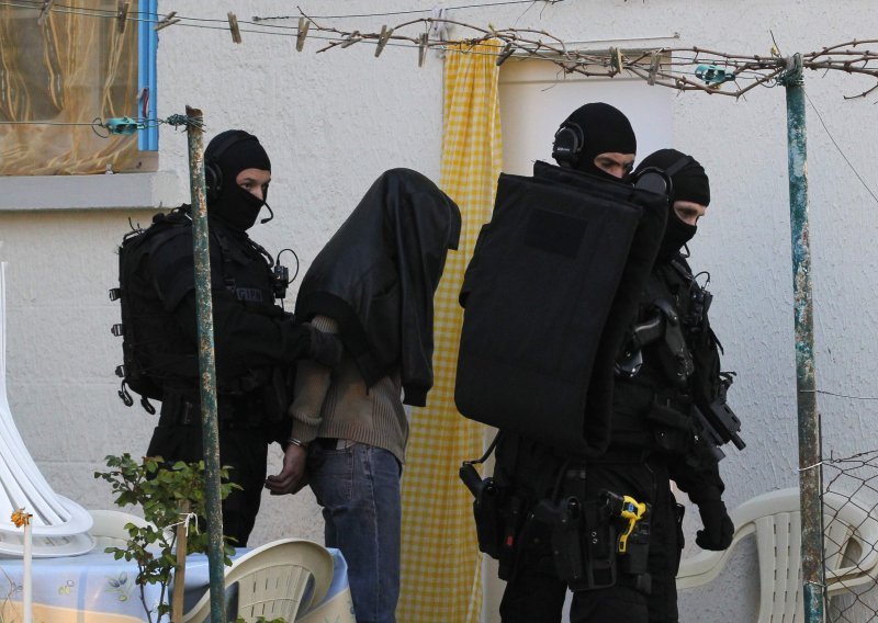 Diljem Francuske uhićeno 10 osumnjičenih islamista