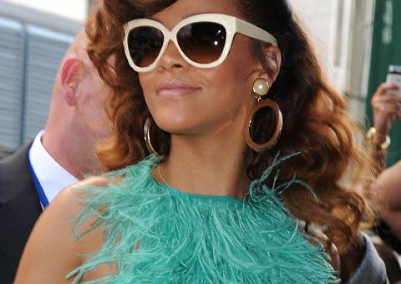 Rihanna ne može odoljeti purici na Dan zahvalnosti