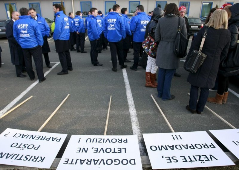 Uoči početka sezone radnici Croatia Airlinesa prijete štrajkom