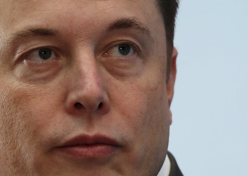Elon Musk obećao: Promijenit ćemo Teslin Autopilot