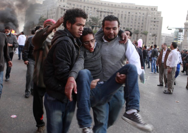 Krvavi sukobi prosvjednika i policije u Egiptu