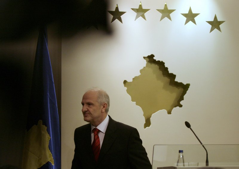 Kosovo president resigns