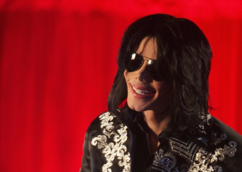 Michael Jackson ceduljicama sređivao misli