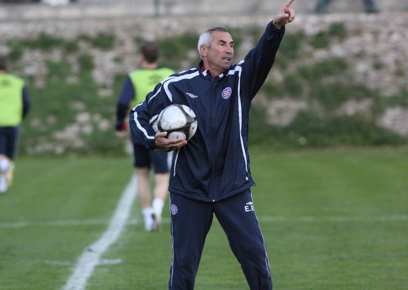 Hajduk čvrsto stoji iza trenera Reje