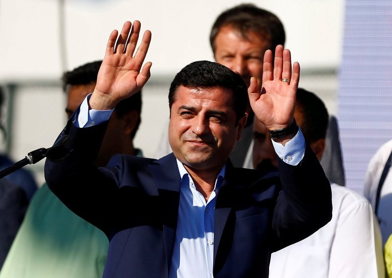 Turska privela čelnike i zastupnike prokurdske stranke