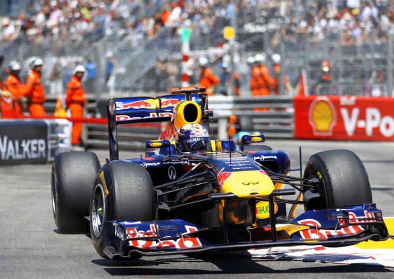 Vettelu slavlje u Monacu, nova nesreća