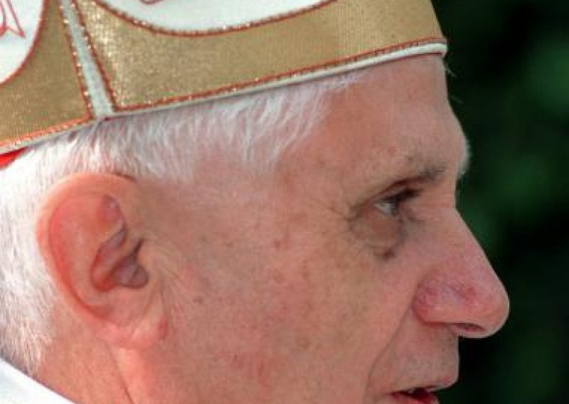 Papa Benedikt XVI. otputovao za Hrvatsku