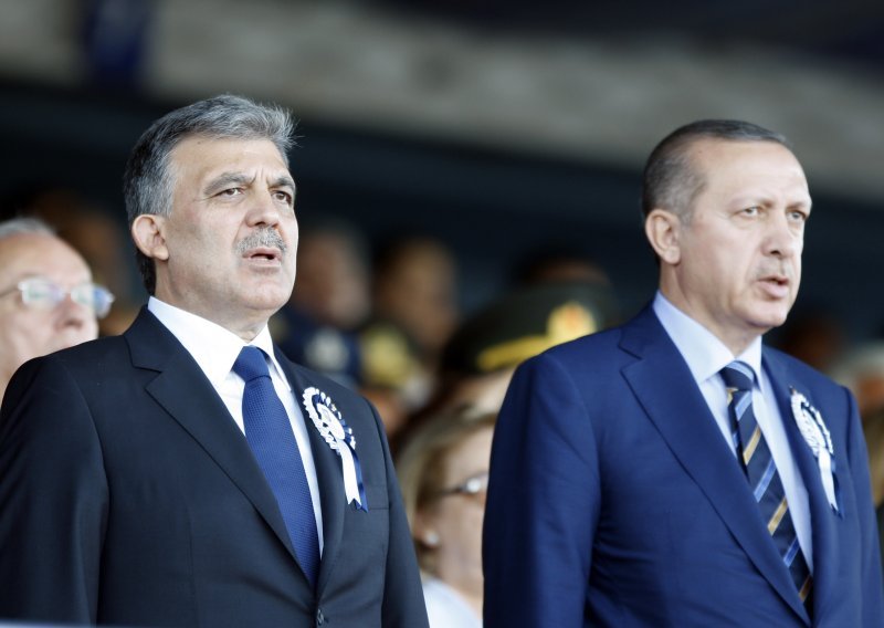 Erdogan i Gul 'zaratili' uoči izbora u Turskoj