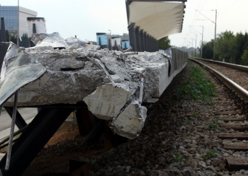Vlak oštetio još neizgrađeno stajalište