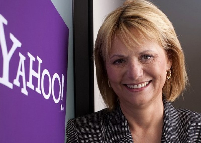 Dobit Yahooa porasla, prihodi smanjeni
