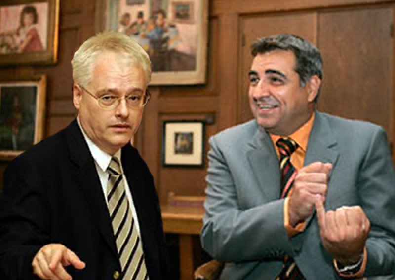 Josipović sustigao Vidoševića