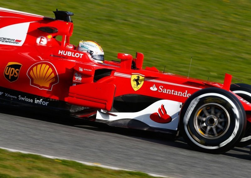 Vettel i Kimi potukli Mercedese: Sada im je otvoren put do pobjede!