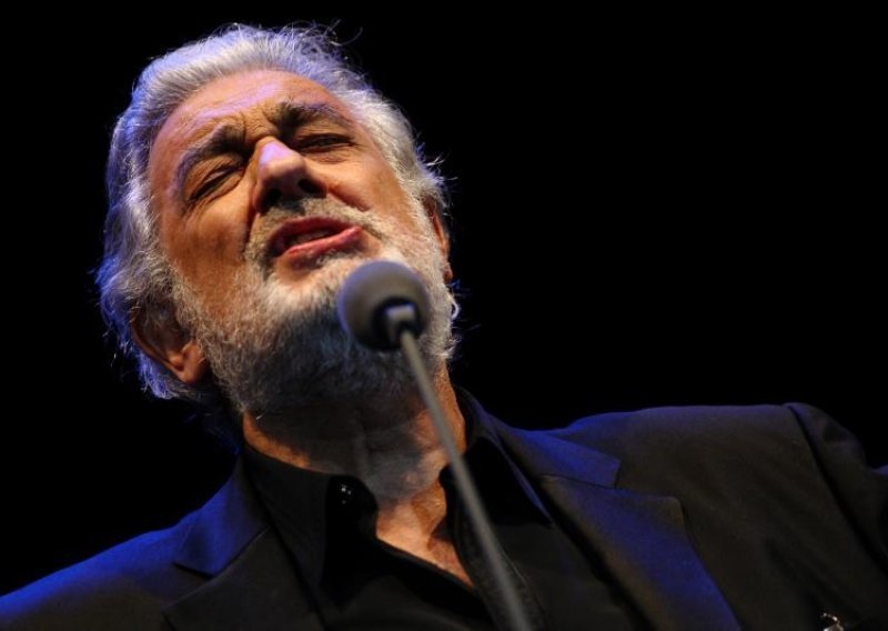 Placido Domingo receives standing ovation in Zagreb