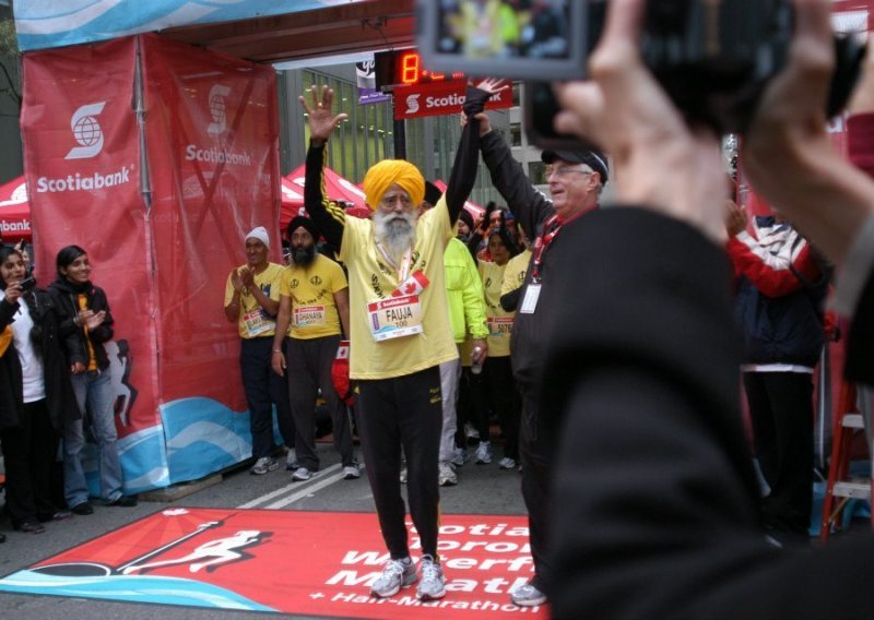 Stogodišnjak istrčao maraton u Torontu