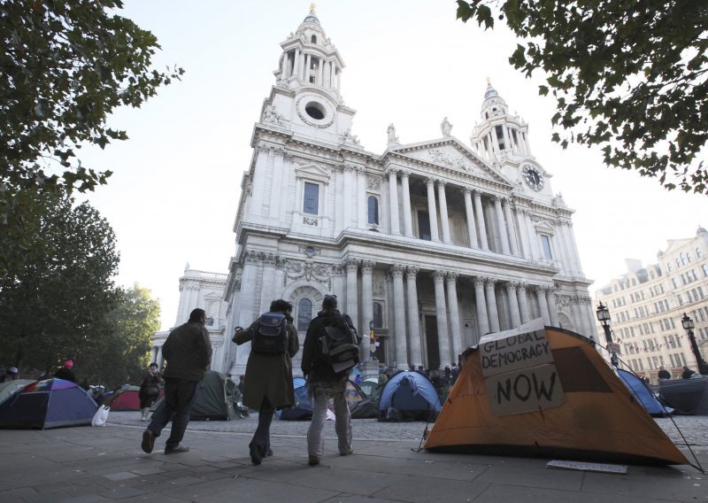 Londonski prosvjednici kampiraju pred katedralom sv. Pavla