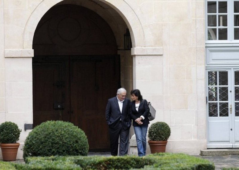 Strauss-Kahn na policiji zbog tužbe novinarke