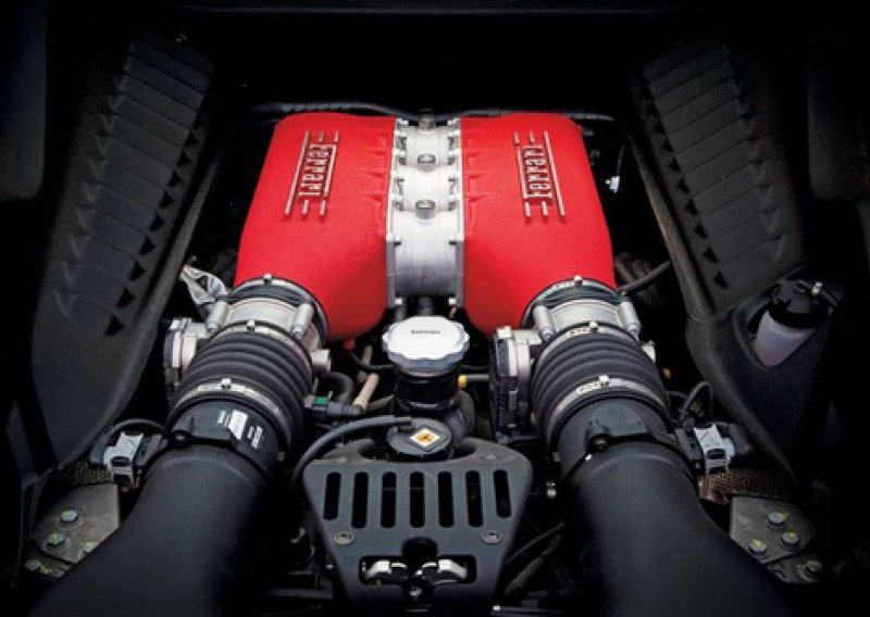 Kako nastaje moćno srce Ferrari 458 Italije
