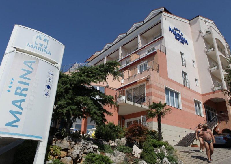 Zatvoren hotel Marina u Selcu