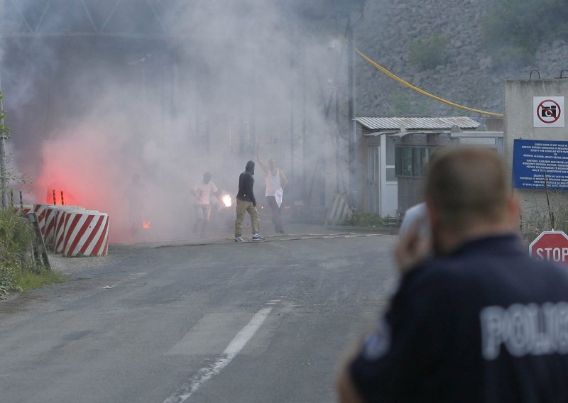NATO: Jarinje and Brnjak border crossings restricted military areas