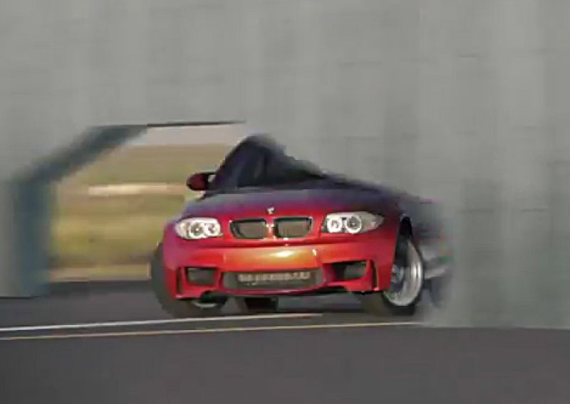 BMW 1 M Coupe prolazi kroz zidove kao od šale