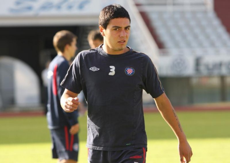 Chilean Espinoza on trial at Hajduk Split