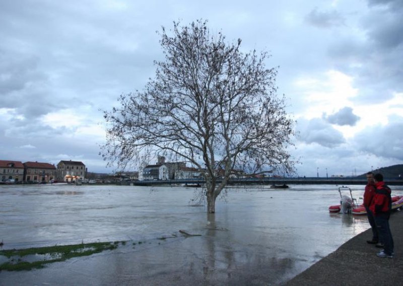 'Poplave na Neretvi uzrokovane su zabranom eksploatacije šljunka'