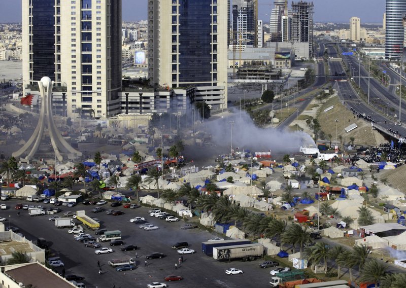 Nasilno slomljen prosvjed u Bahreinu