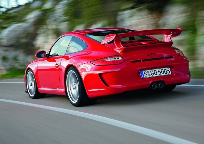Porsche zaustavio prodaju 911 GT3 zbog opasnosti od požara